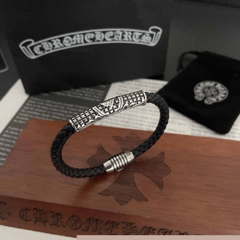 Ch**me He**ts bracelets